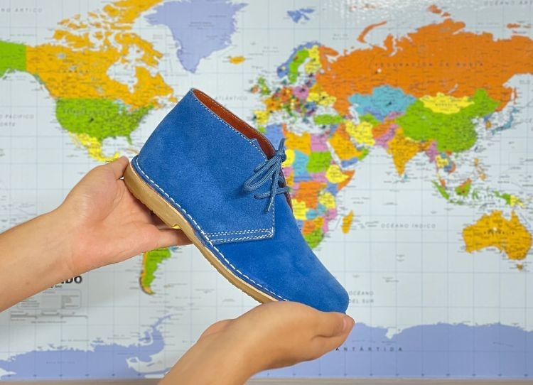 Autenticasbotas: Los zapatos pisamierdas que arrasan por el mundo.